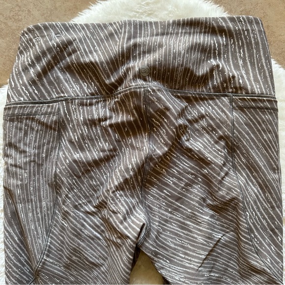 Calia by Carrie Underwood Cropped Athletics Leggings with Pockets Size S - Picture 3 of 6